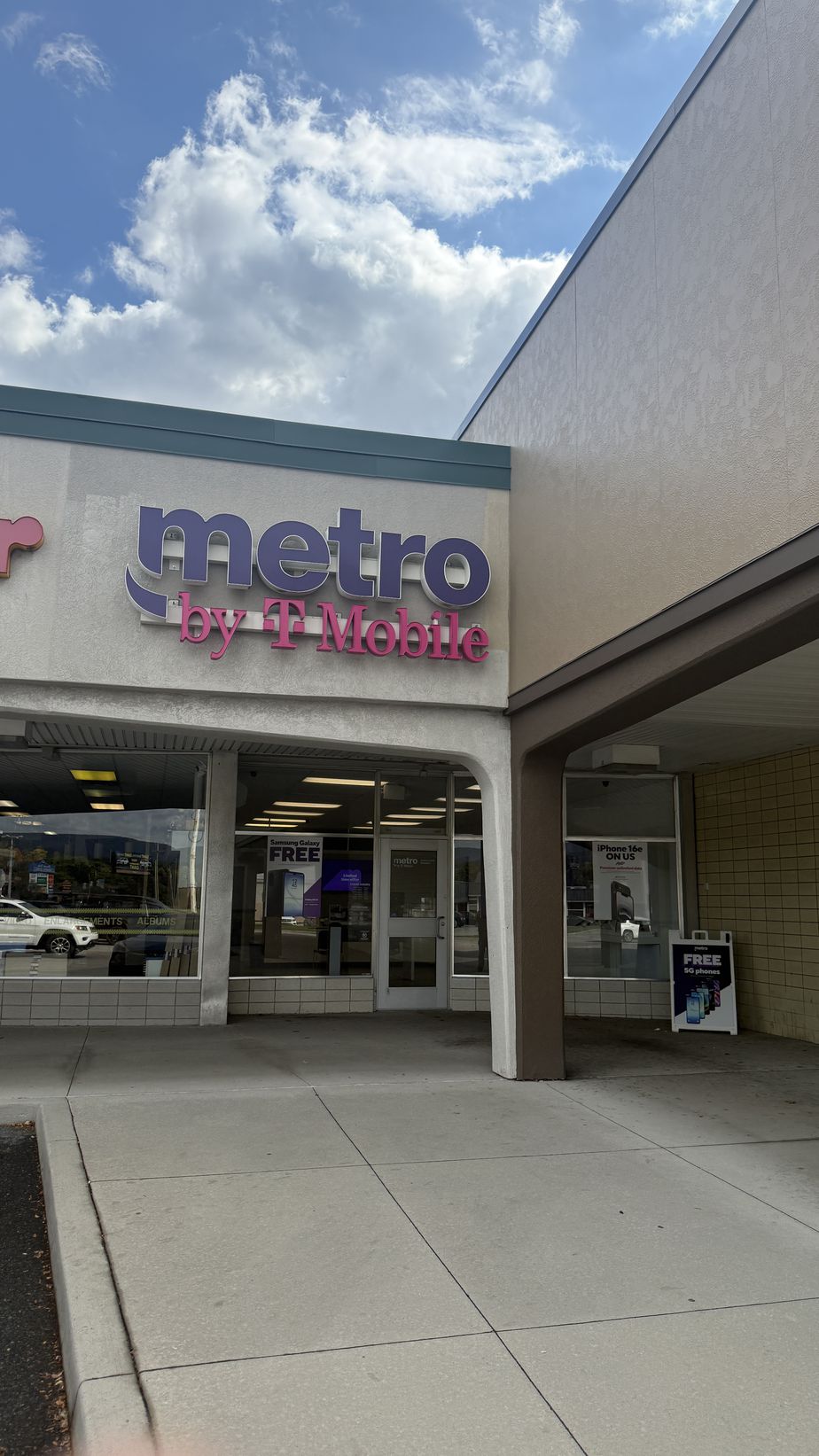 Metro by T-Mobile 3415 Pleasant Valley Blvd - 3415 Pleasant Valley Blvd
