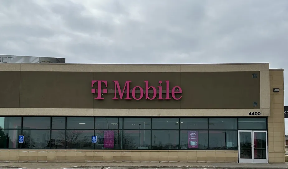  Exterior photo of T-Mobile Store at W Frontage Rd NW & 43rd St Nw, Rochester, MN 