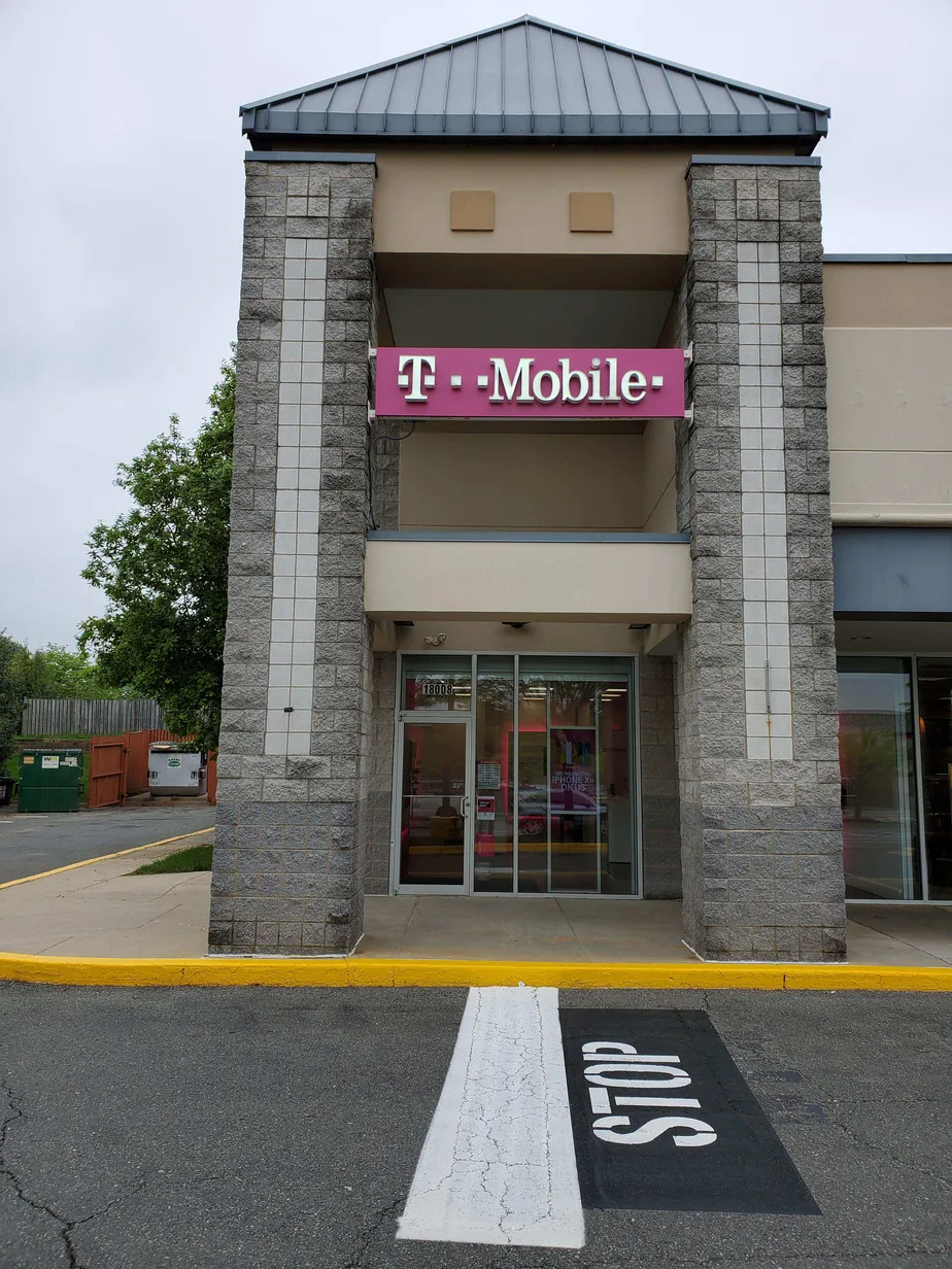 Foto del exterior de la tienda T-Mobile en Mateny Rd & Great Seneca Hwy, Germantown, MD