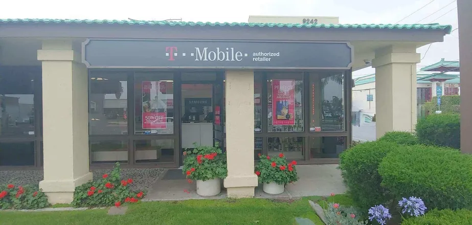  Exterior photo of T-Mobile store at Bolsa & Moran, Westminster, CA 