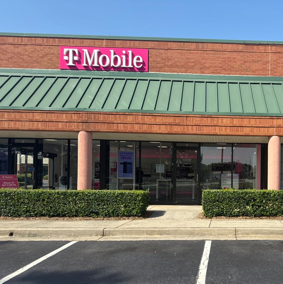  Exterior photo of T-Mobile Store at Lawrenceville Suwanee, Suwanee, GA 