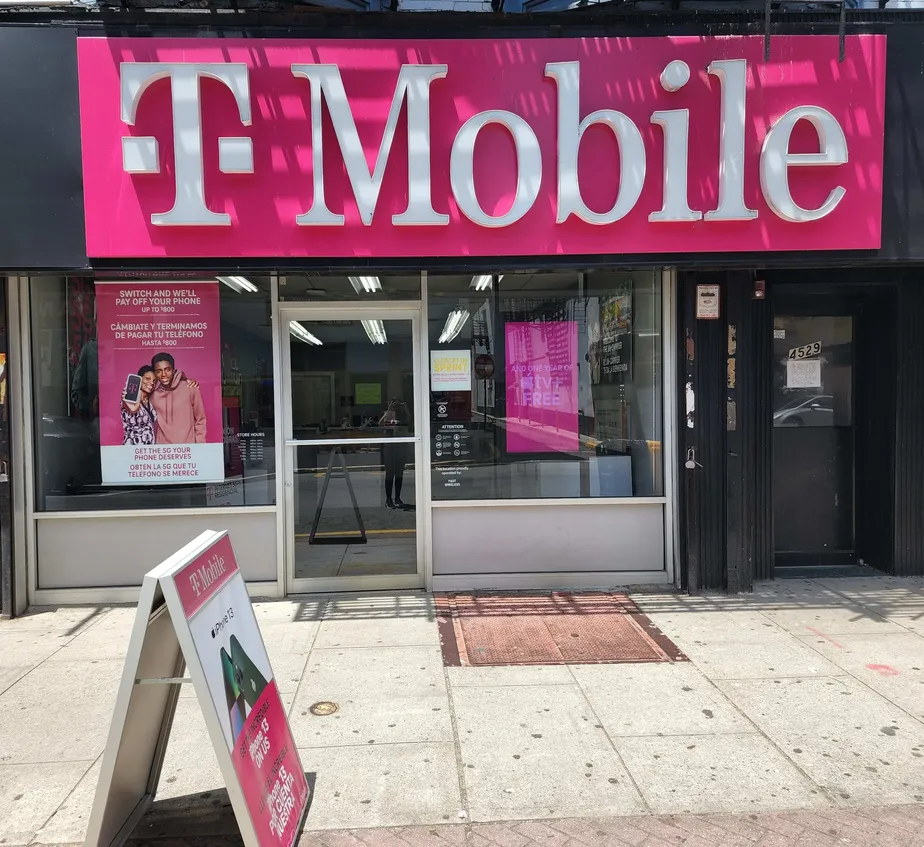 Exterior photo of T-Mobile Store at Bergenline Ave & Golden Ln, Union City, NJ