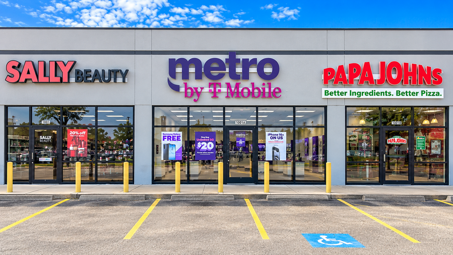 Metro by T-Mobile 1001 SW Wilshire Blvd - 1001 SW Wilshire Blvd 