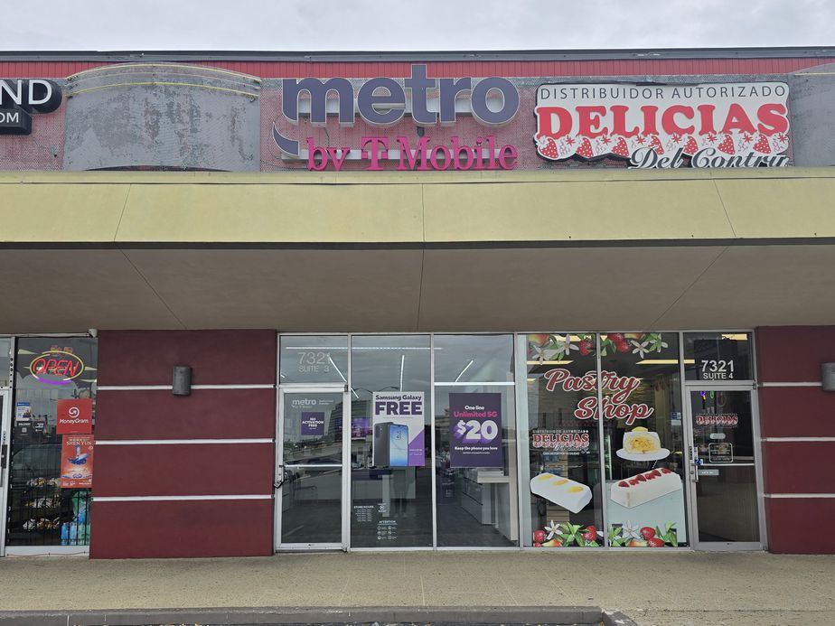 Metro by T-Mobile 7321 San Pedro Ave - 7321 San Pedro Ave 