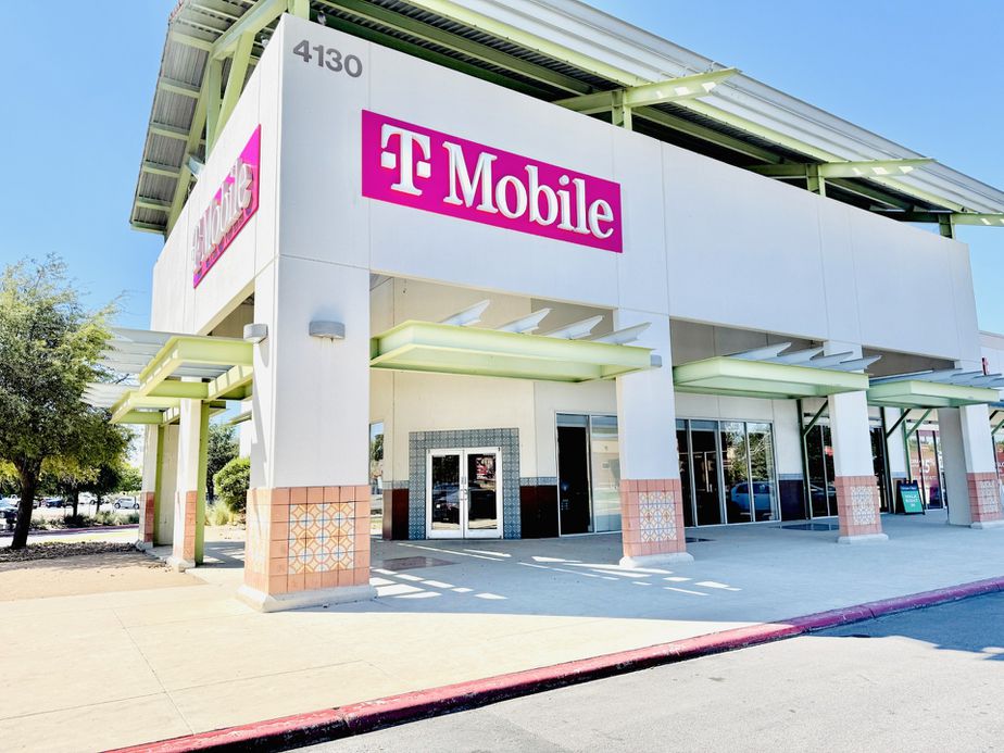  Exterior photo of T-Mobile Store at McCreless, San Antonio, TX 