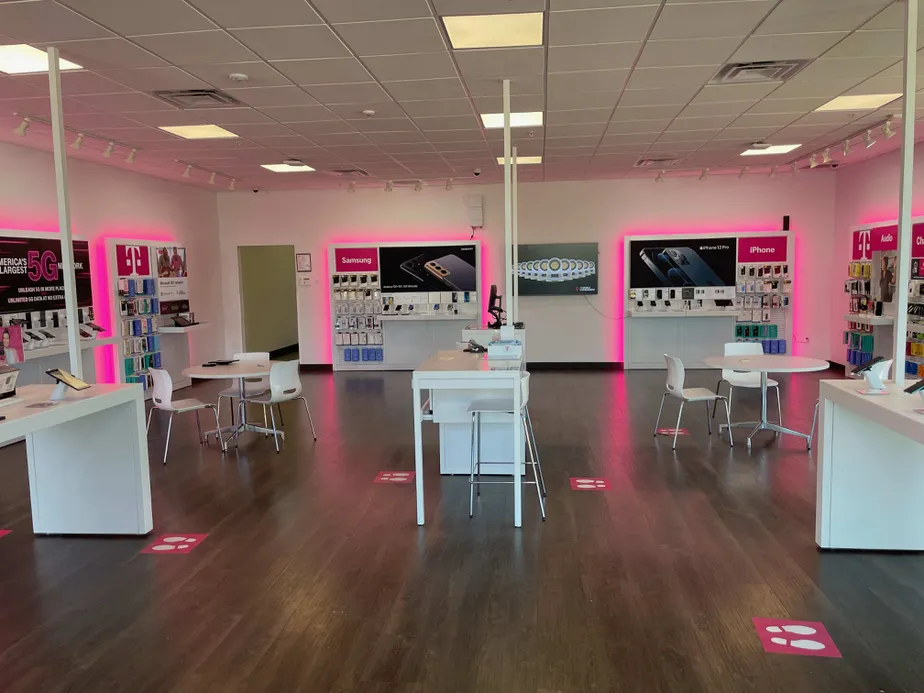 Interior photo of T-Mobile Store at Dekalb St & State Rd S-28-130, Camden, SC