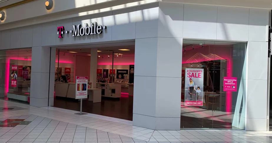  Exterior photo of T-Mobile store at Provo Town Center 2, Provo, UT 