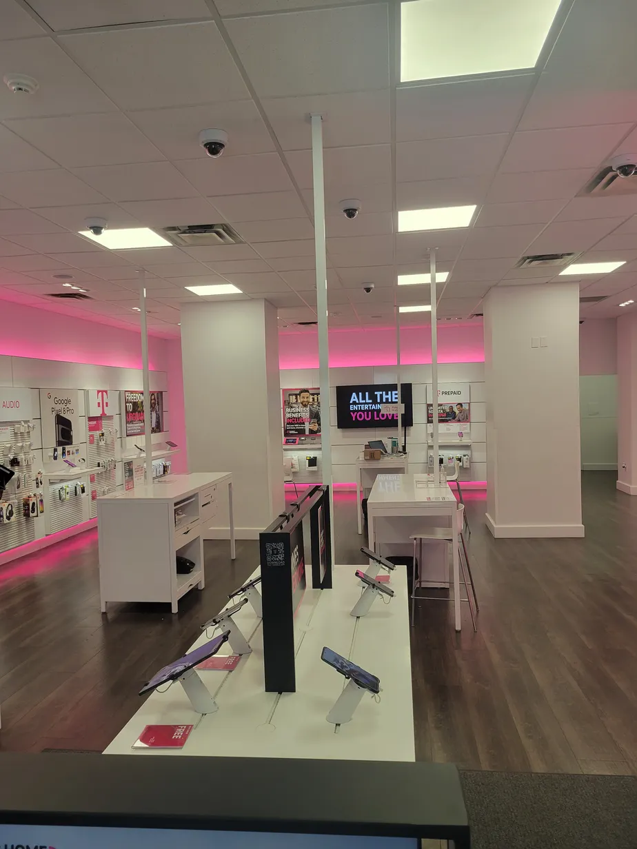  Interior photo of T-Mobile Store at Market Sq - Dwntn Pittsburgh, Pittsburgh, PA 