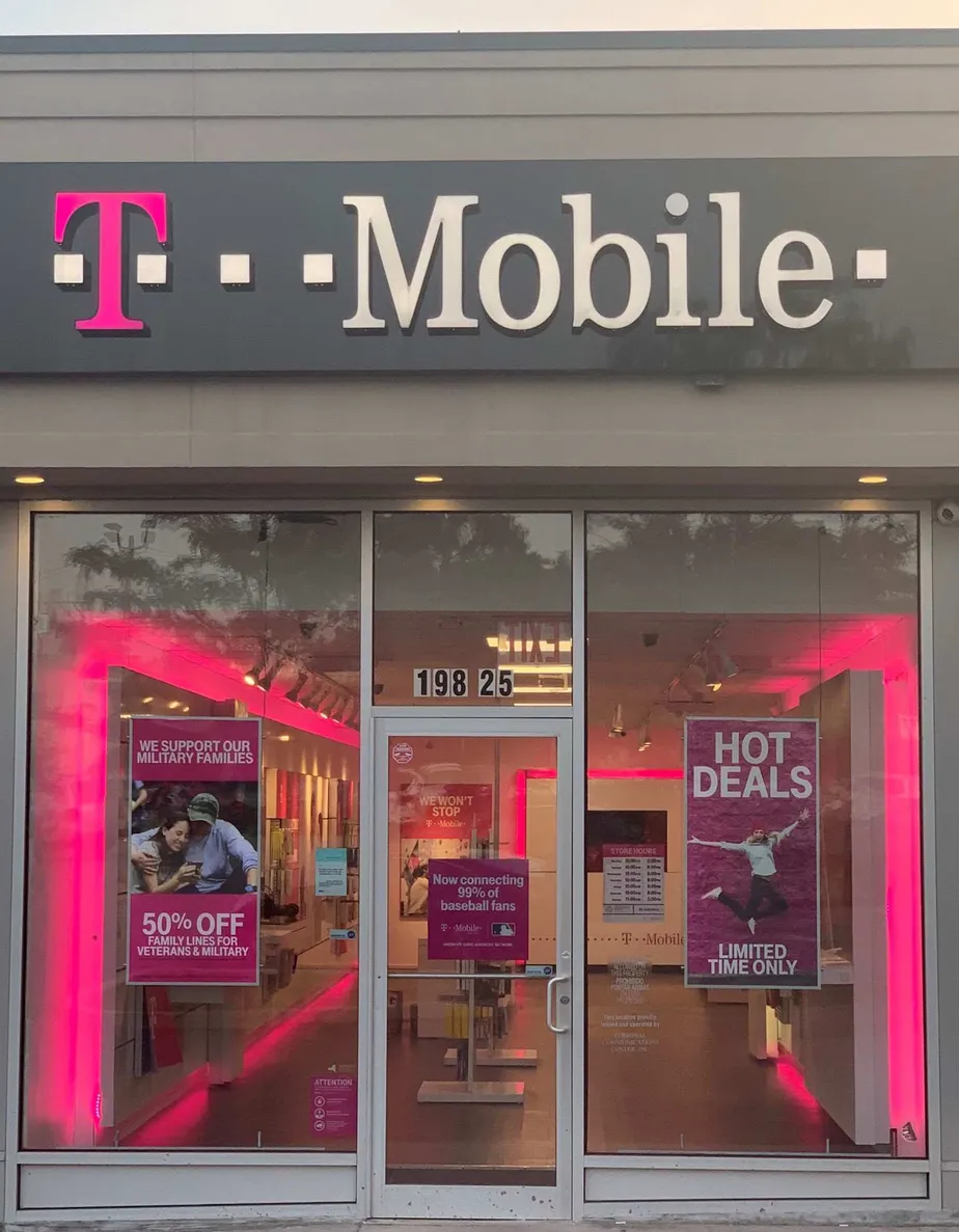 Exterior photo of T-Mobile store at Horace Harding Expressway & Francis Lewis, Fresh Meadows, NY