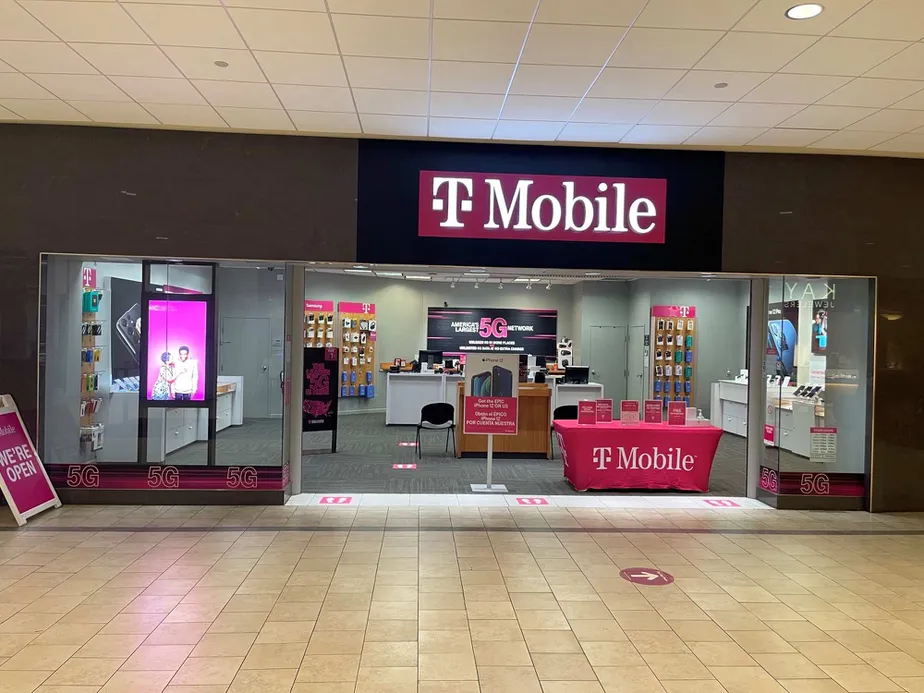Exterior photo of T-Mobile store at Livingston Mall 5, Livingston, NJ