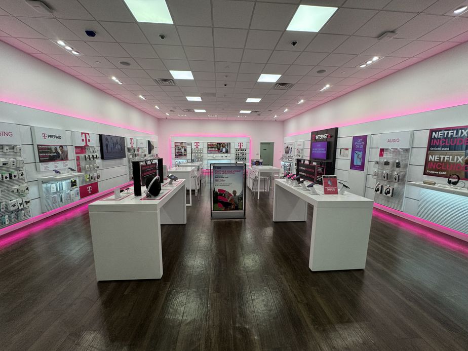 Interior photo of T-Mobile Store at Vintage Faire, Modesto, CA