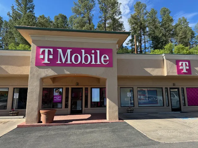  Exterior photo of T-Mobile Store at Boulder Plaza, Ruidoso, NM 