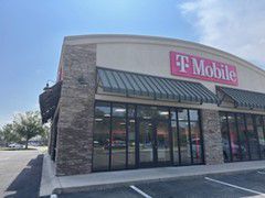 Exterior photo of T-Mobile Store at Perry Village Shops, Perry, FL
