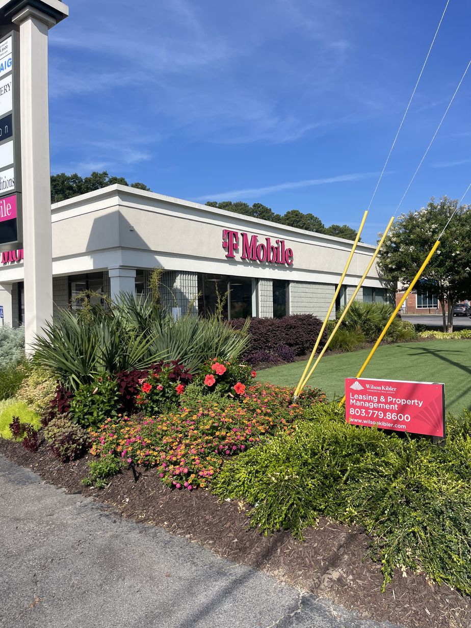Exterior photo of T-Mobile Store at Forest & Gamewell, Columbia, SC