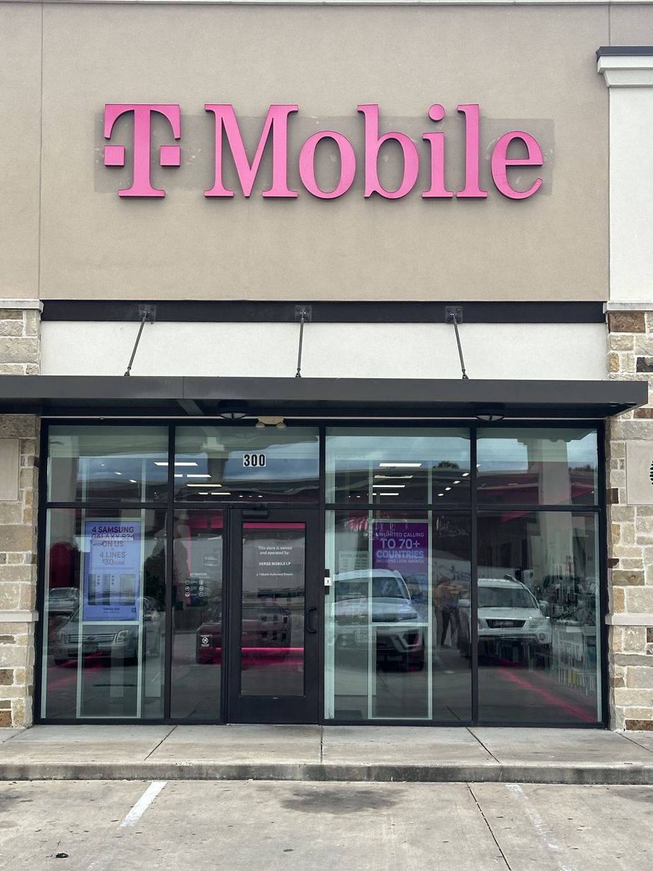 Exterior photo of T-Mobile Store at Valley Ranch Town Center, New Caney, TX