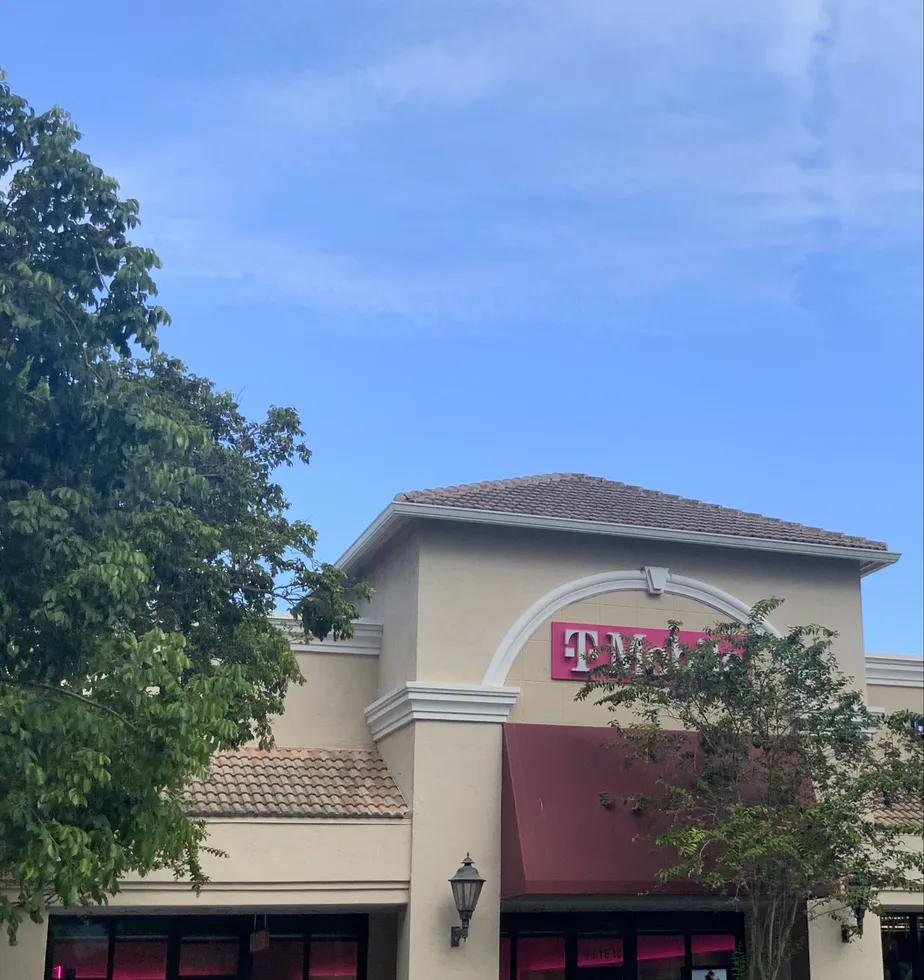  Exterior photo of T-Mobile Store at Sr 7 & Wiles, Pompano Beach, FL 