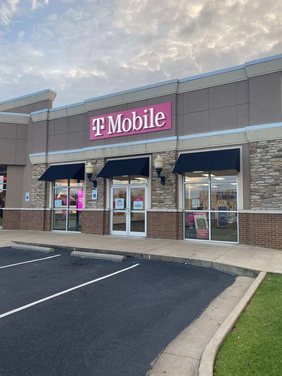 Exterior photo of T-Mobile store at S Promenade Blvd & S Rife Medical Ln, Rogers, AR