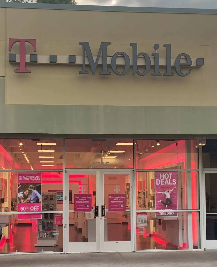 Exterior photo of T-Mobile Store at 77th & 10, Raleigh Hills, OR