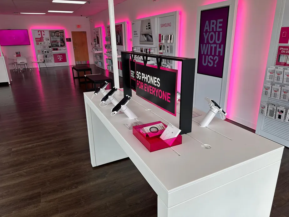  Interior photo of T-Mobile Store at Frontenac Dr & Menard Rd, Winona, MN 
