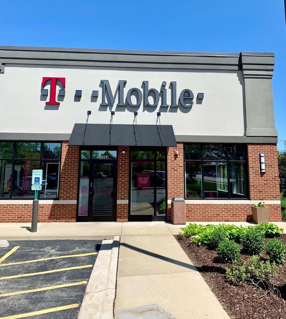 Exterior photo of T-Mobile store at Boughton & Weber Rd, Bolingbrook, IL