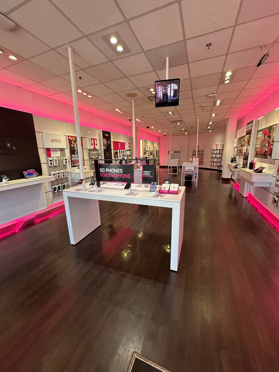  Interior photo of T-Mobile Store at LaGrange Plaza, LaGrange, GA 