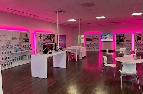  Interior photo of T-Mobile Store at Bear Valley Rd & Dunia Rd, Victorville, CA 