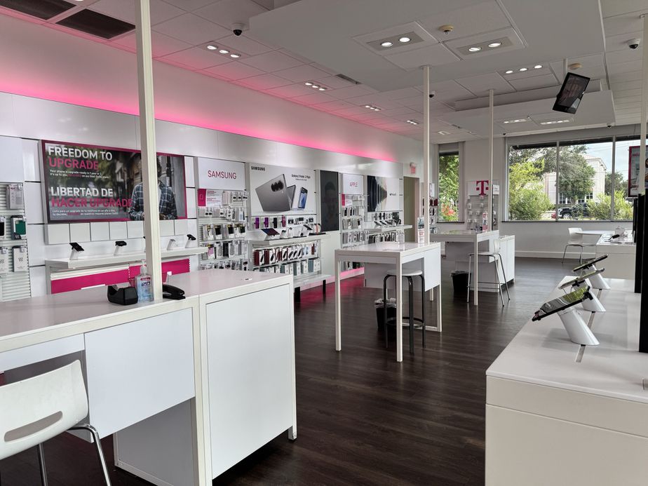 Interior photo of T-Mobile Store at Bellaire & Bissonet, Bellaire, TX