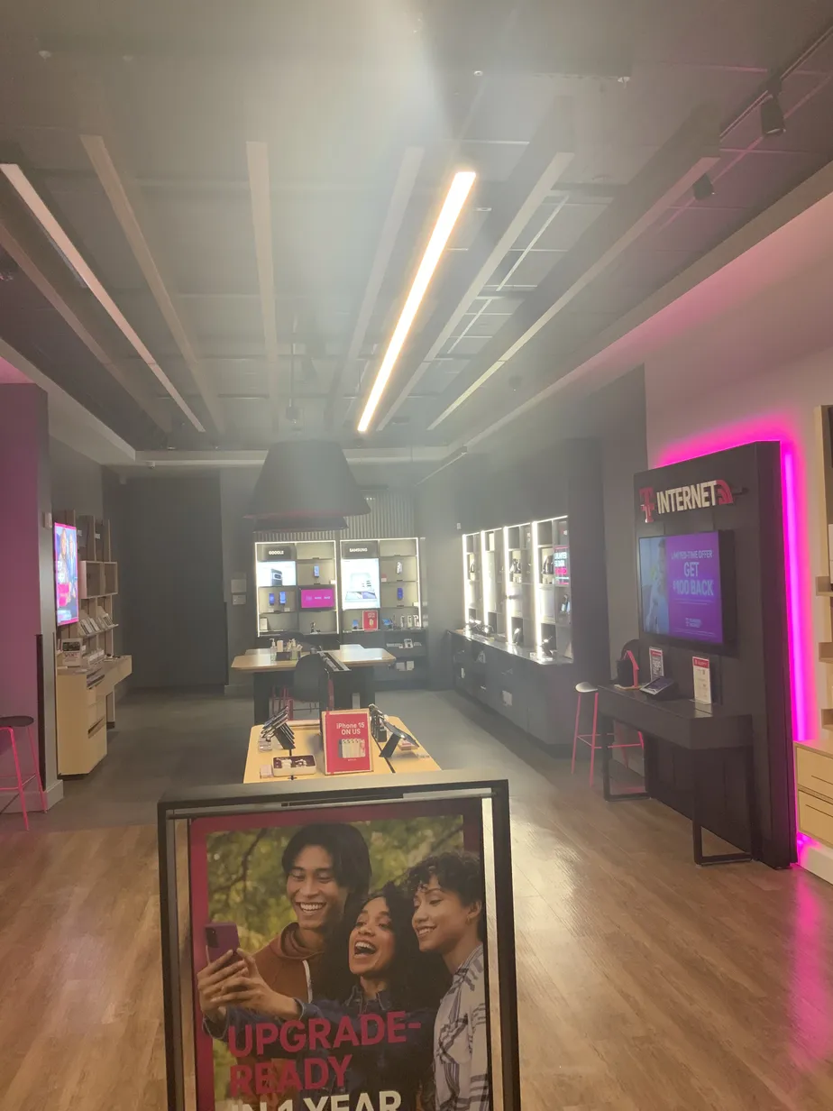  Interior photo of T-Mobile Store at Fair Oaks Mall, Fairfax, VA 
