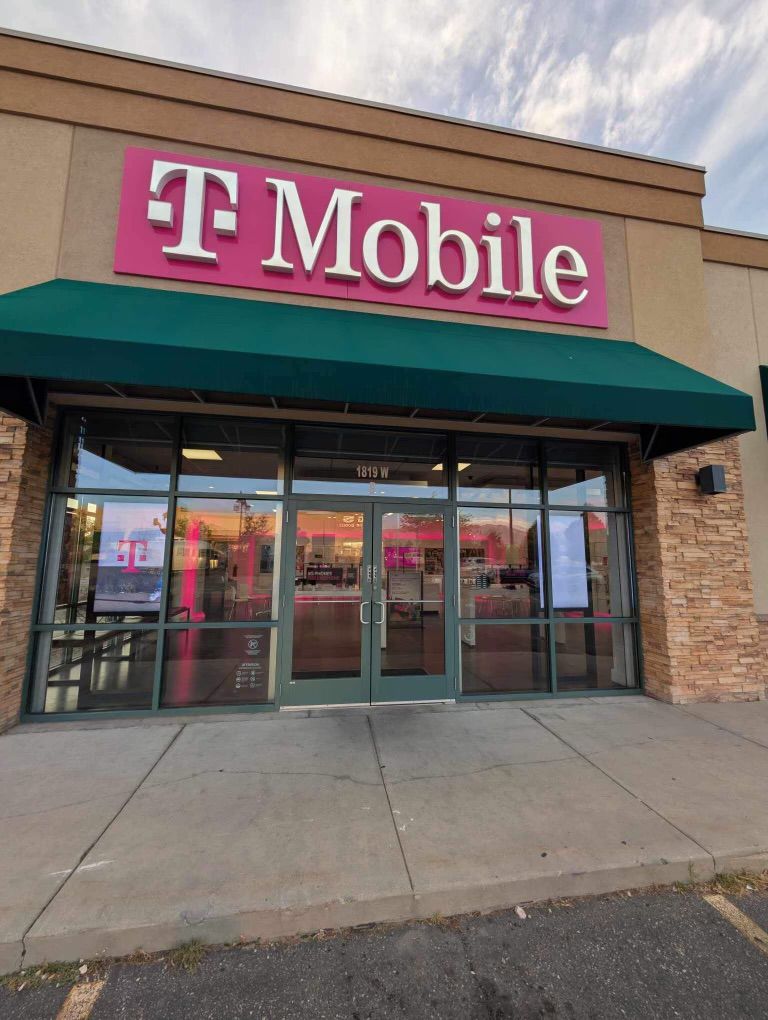 Exterior photo of T-Mobile Store at 2000 W & 1800 N, Clinton, UT
