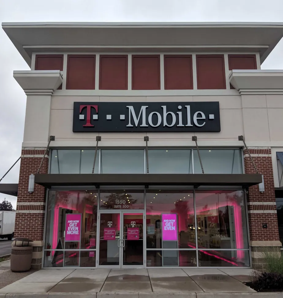 Exterior photo of T-Mobile store at Military Rd & 80th St, Niagara Falls, NY