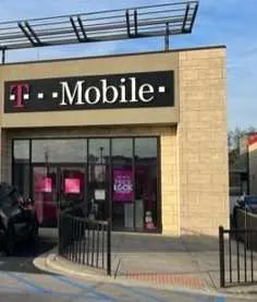 Exterior photo of T-Mobile Store at Allison Bonnett Mem & Brkln, Hueytown, AL