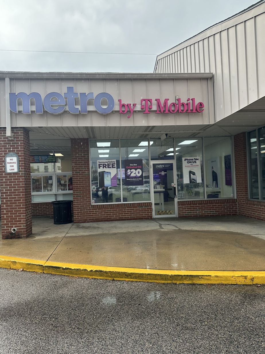Metro by T-Mobile 602 Newark Shopping Ctr - 602 Newark Shopping Ctr 