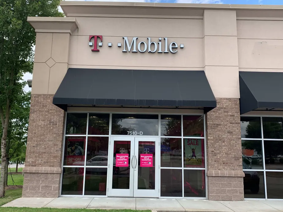 Exterior photo of T-Mobile store at Garners Ferry Rd & Patterson Rd, Columbia, SC