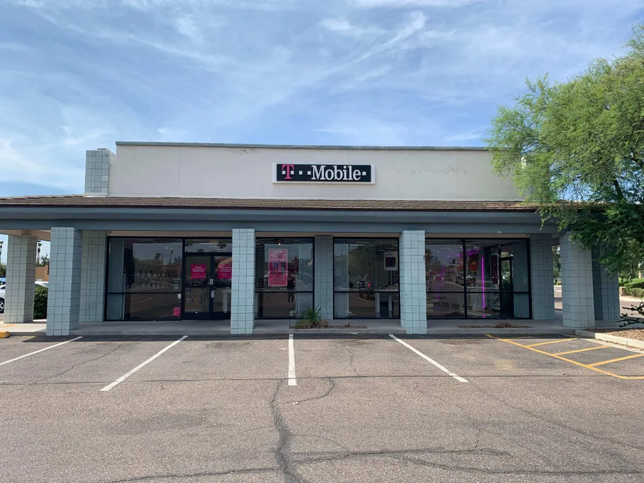 Exterior photo of T-Mobile store at N Dysart Rd & E Van Buren St, Avondale, AZ