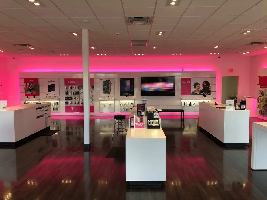 Interior photo of T-Mobile Store at Sh 181 & I-10, Daphne, AL