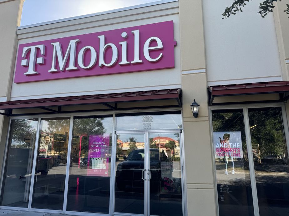 Exterior photo of T-Mobile Store at SW 19th Ave Rd & SW 24th Ave, Ocala, FL