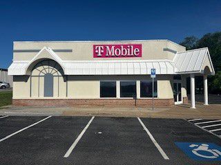 Exterior photo of T-Mobile Store at Loudoun Street, Winchester, VA