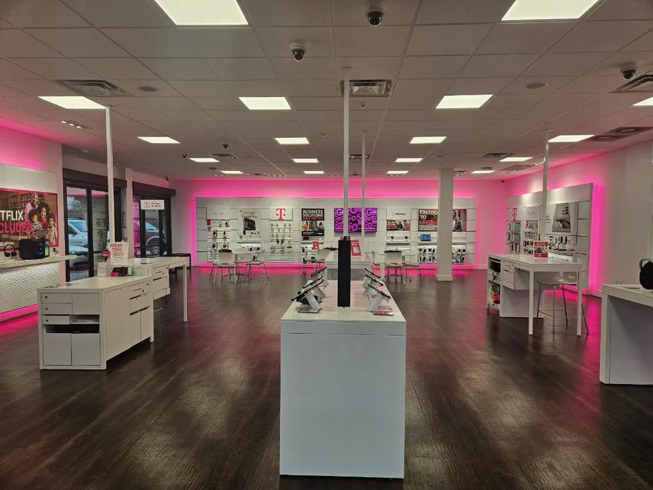  Interior photo of T-Mobile Store at S Seneca St & W Savannah St, Wichita, KS 