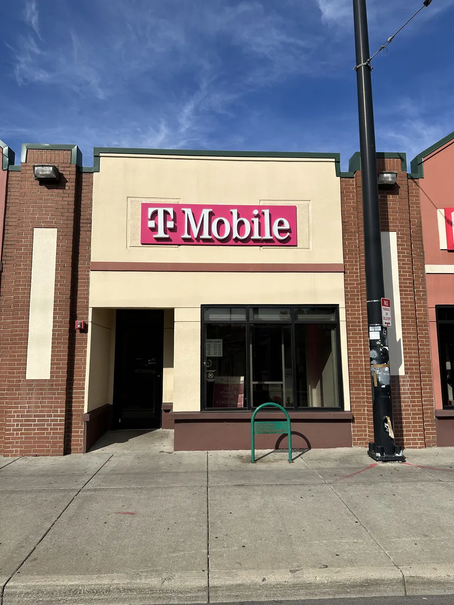  Exterior photo of T-Mobile Store at Brown & Stewart, Dayton, OH 