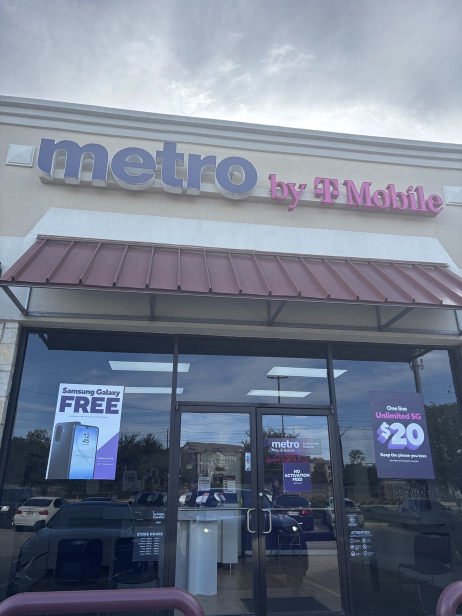 Metro by T-Mobile 729 E Slaughter Ln - 729 E Slaughter Ln 