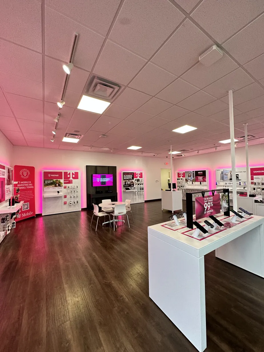  Interior photo of T-Mobile Store at Division St, Guthrie, OK 