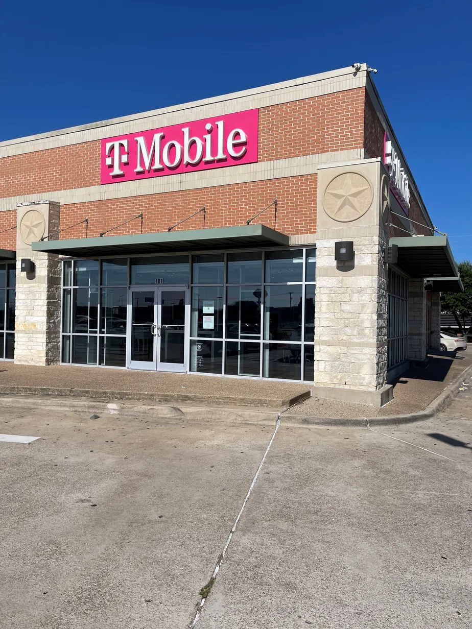 Exterior photo of T-Mobile Store at I 35 & Pleasant Run, Desoto, TX