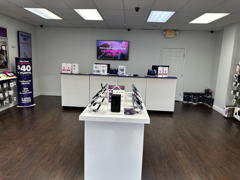 Metro by T-Mobile 145 Anderson Ave - 145 Anderson Ave 