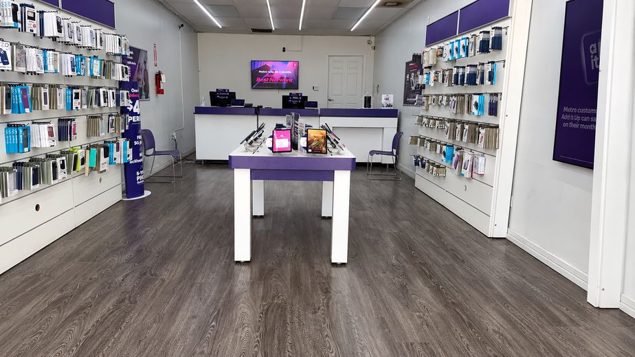 Metro by T-Mobile 8615 Tidwell Rd - 8615 Tidwell Rd 