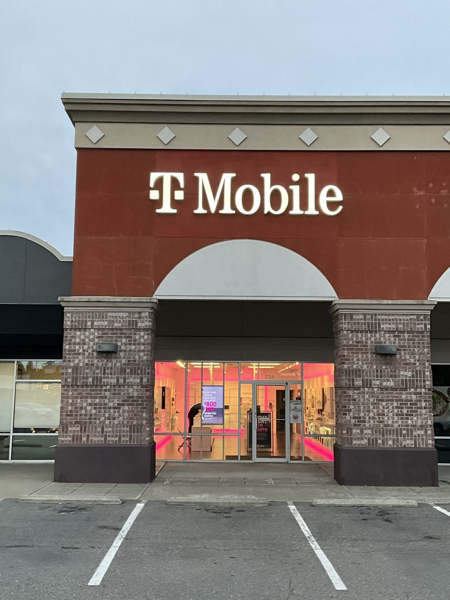 Exterior photo of T-Mobile Store at 36th & S Samish Way, Bellingham, WA