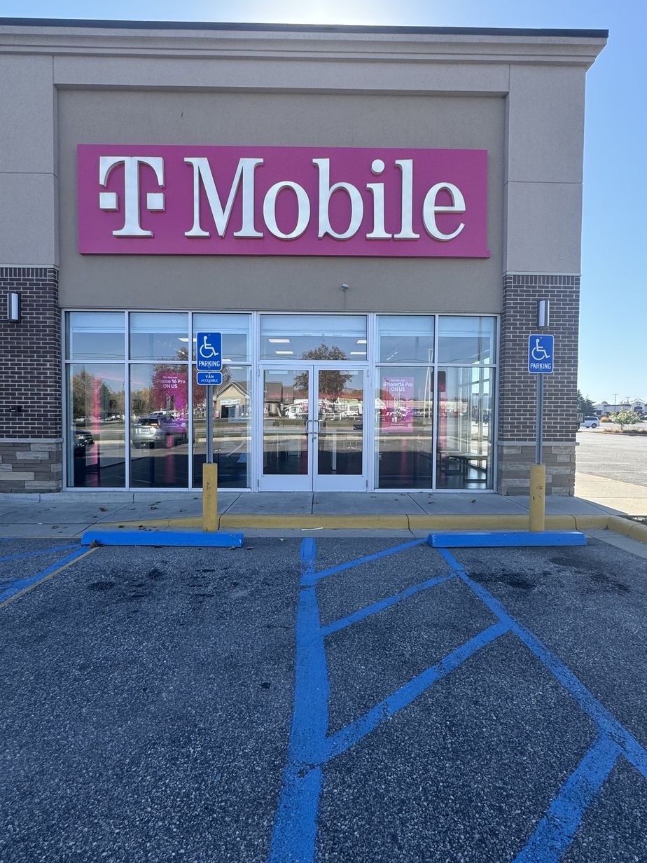 Exterior photo of T-Mobile Store at 34 Road & Old Us Hwy 131, Cadillac, MI