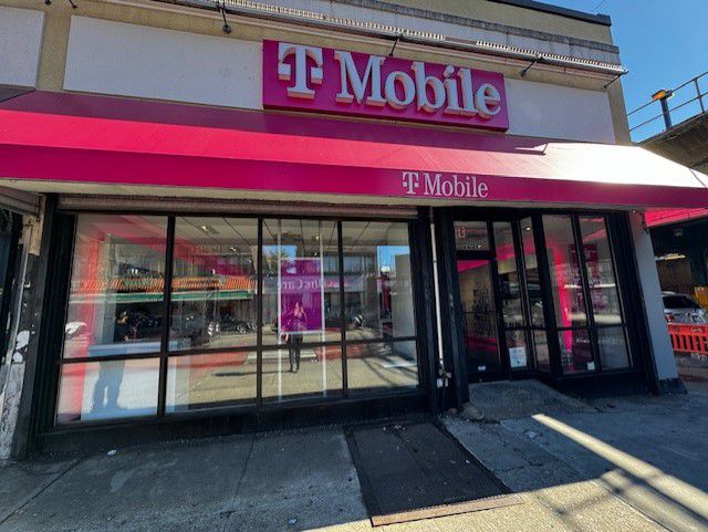 Exterior photo of T-Mobile Store at Fresh Pond & 67th Ave, Ridgewood, NY
