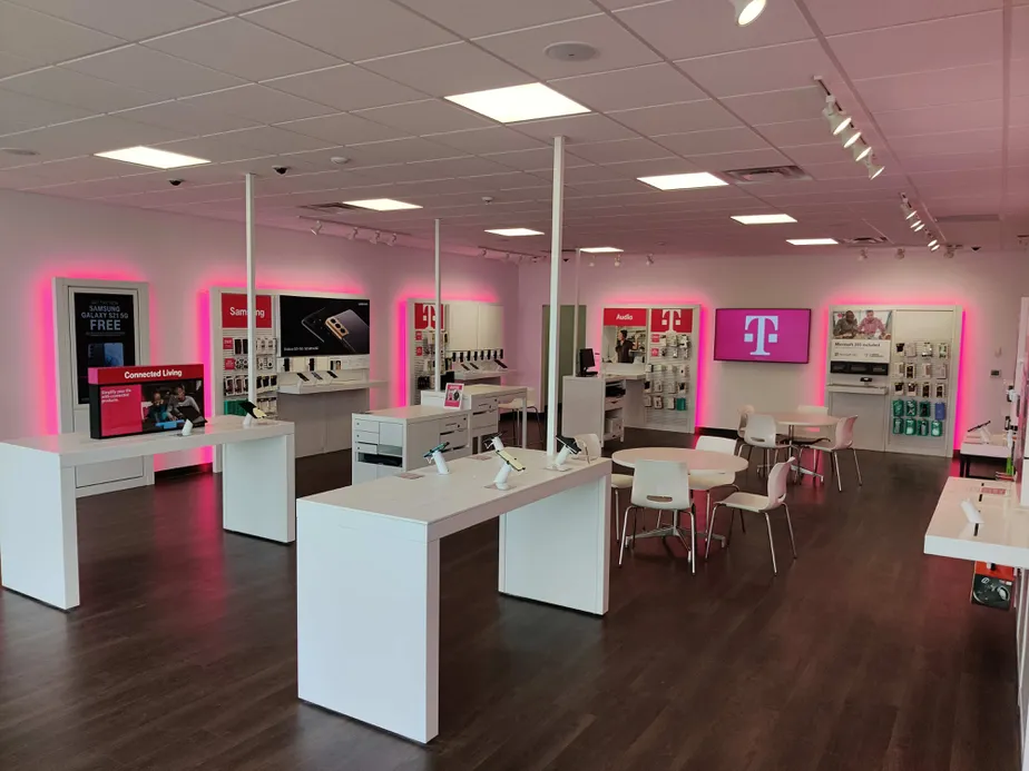 Interior photo of T-Mobile Store at E John Sims Pkwy & Bailey Dr, Niceville, FL