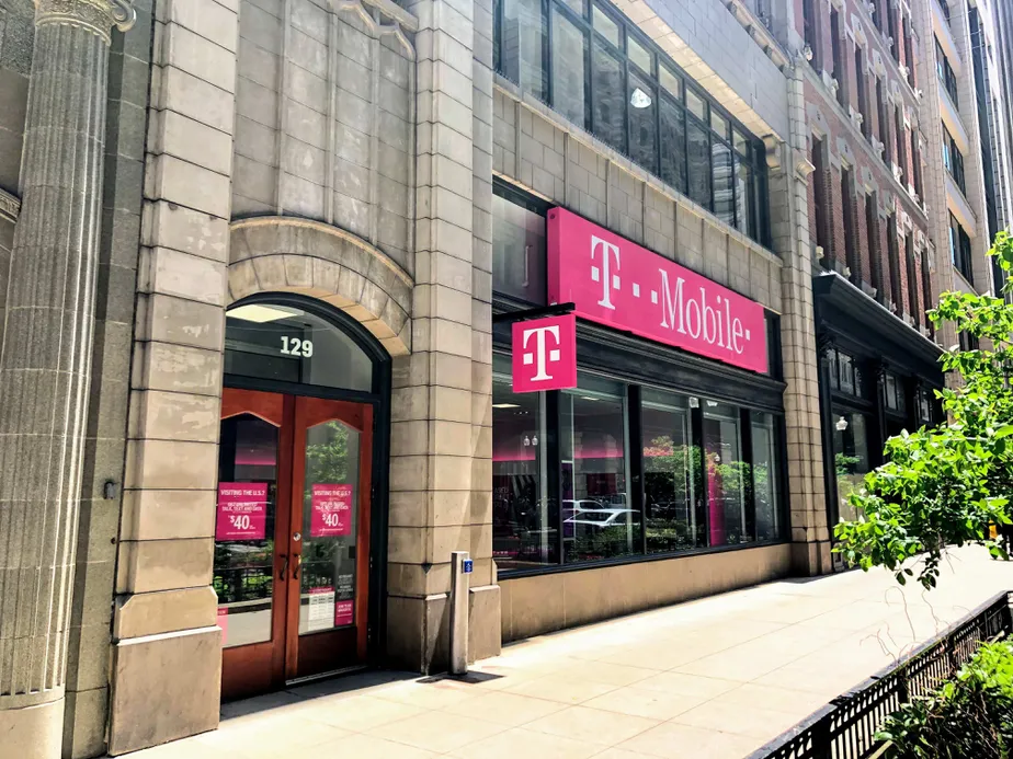 Exterior photo of T-Mobile store at Wabash & Randolph, Chicago, IL