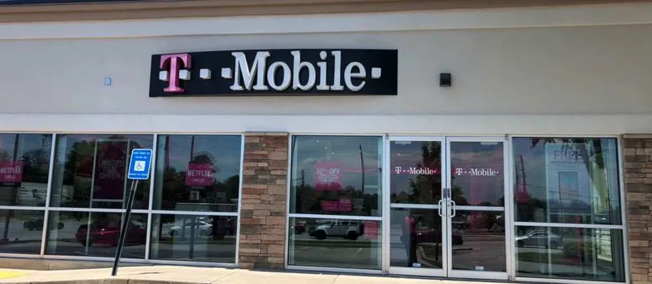  Exterior photo of T-Mobile store at Hwy 85 & Bethsaida Rd, Riverdale, GA 